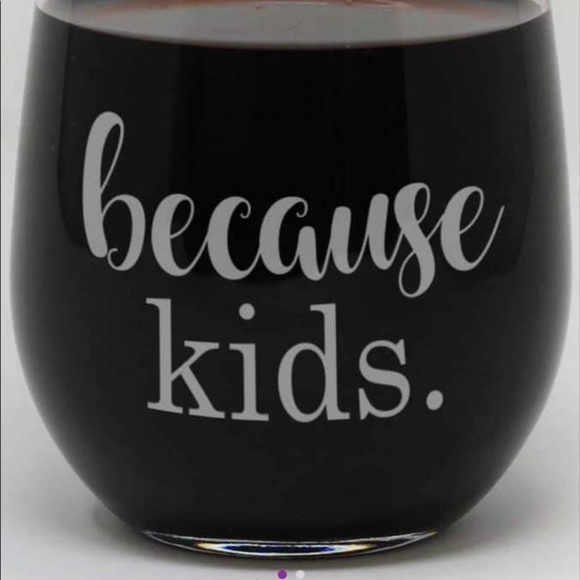 Meet your Posher, Stephanie - Picture 3 of 3